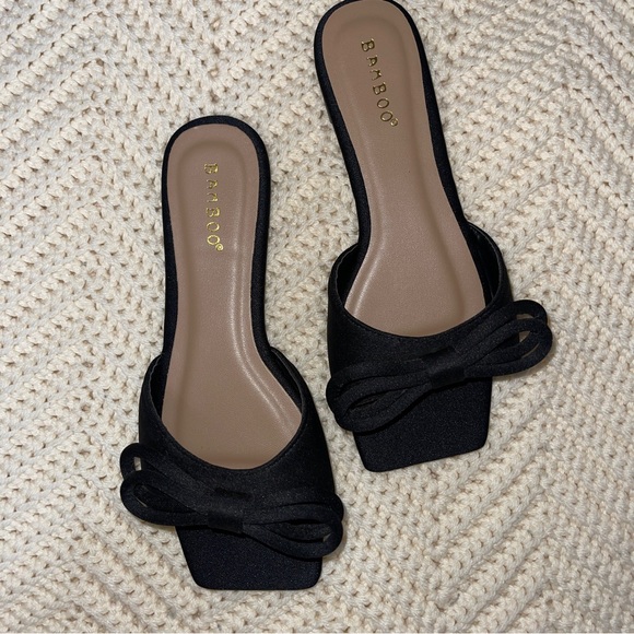 !!! NWT MISS LOLA BOW SANDALS !!! - Picture 2 of 5